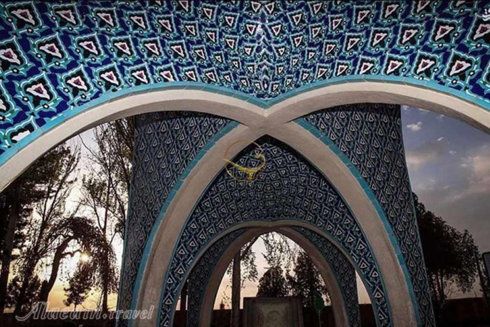 آرامگاه کمال الملک نیشابور | علاءالیدن تراول