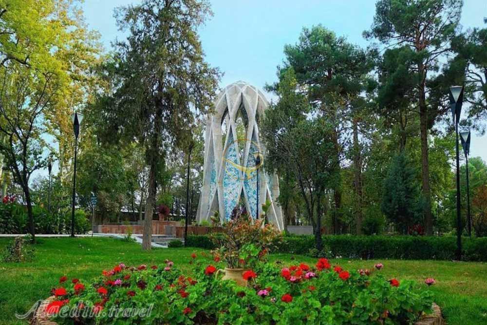 آرامگاه حکیم عمر خیام در نیشابور | علاءالدین تراول