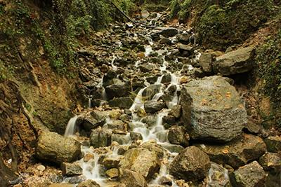 آبشار آب پری نور