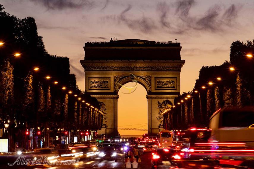 طاق پیروزی در پاریس - فرانسه