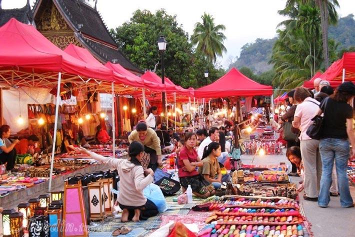 خیابان واکینگ استریت در پاتایا - تایلند