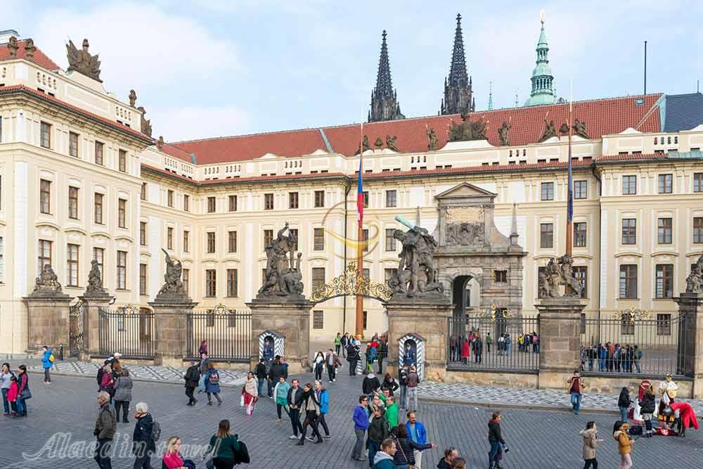 قلعه پراگ | علاءالدین تراول