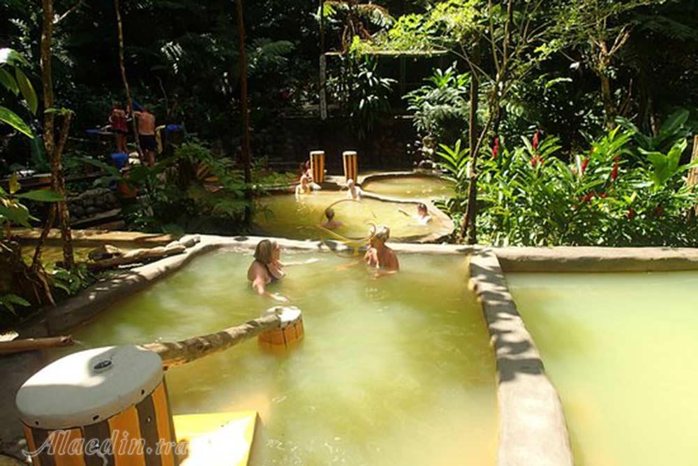 آبگرم های بانگو در سنت جورج - دومینیکا | علاءالدین تراول