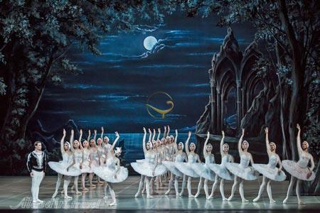 رقص باله دریاچه قو سنت پترزبورگ روسیه