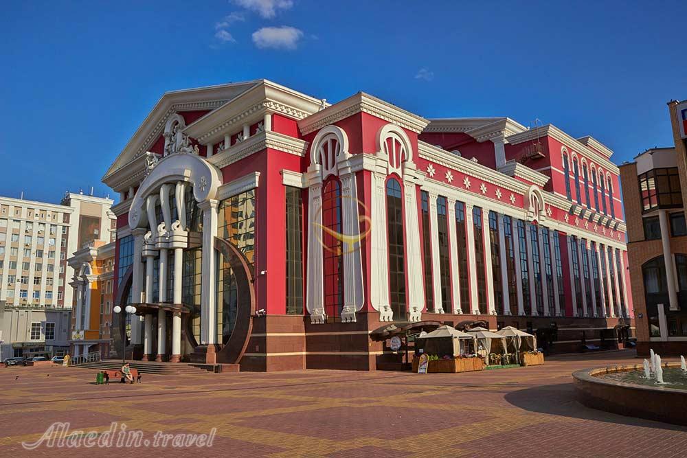 سالن تئاتر موزیکال یائوشف در سارانسک - روسیه | علاءالدین تراول