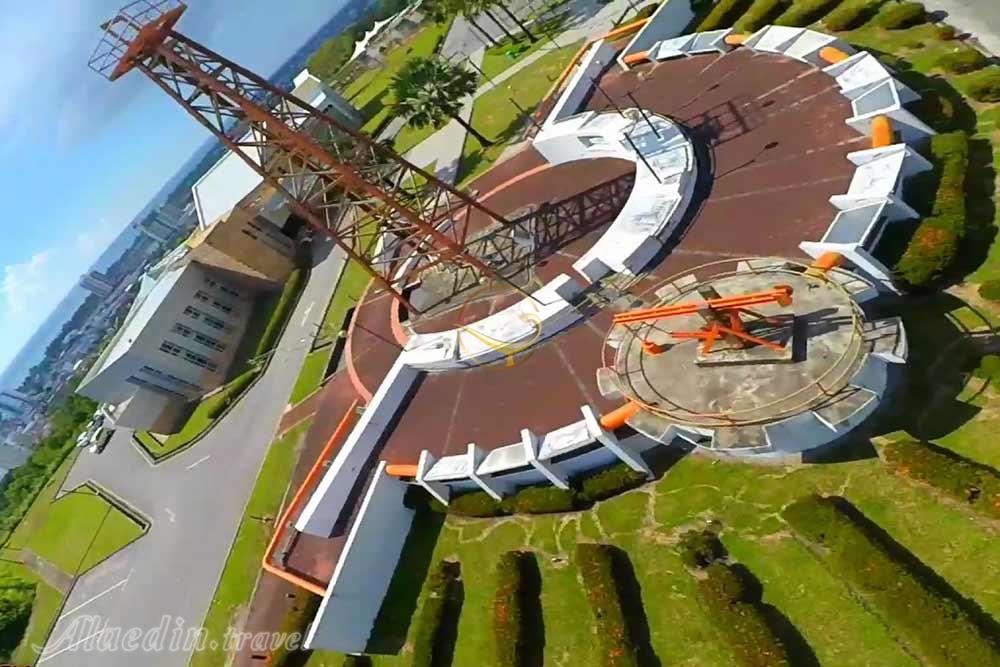 یادبود تاریخی گراند اولد لیدی ساراواک | علاءالدین تراول