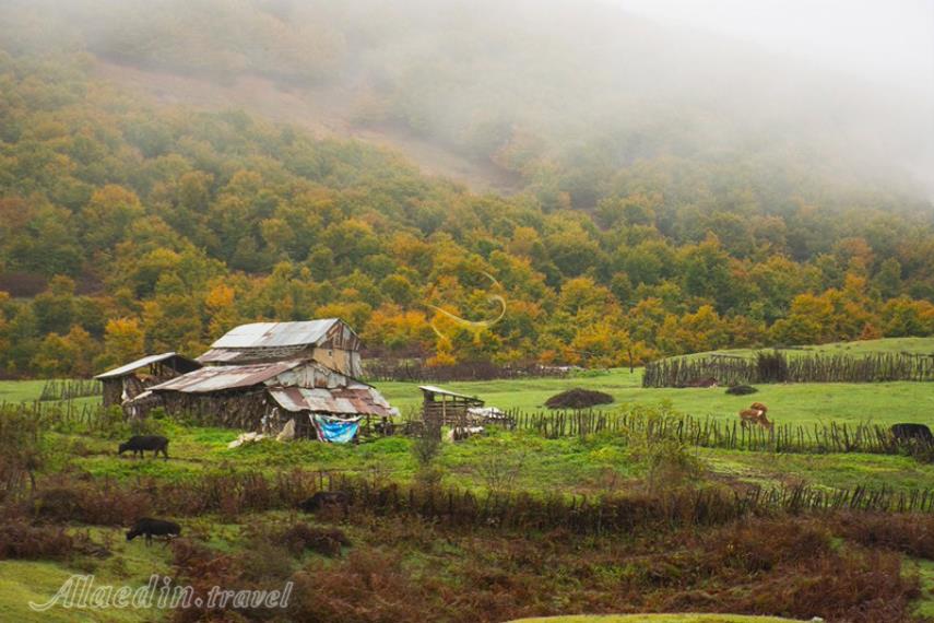 روستای آلوارس سرعین