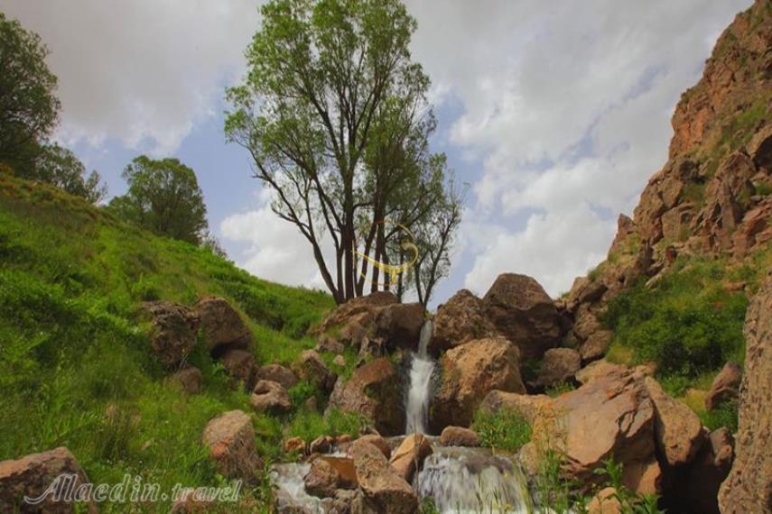 روستای آلوارس سرعین