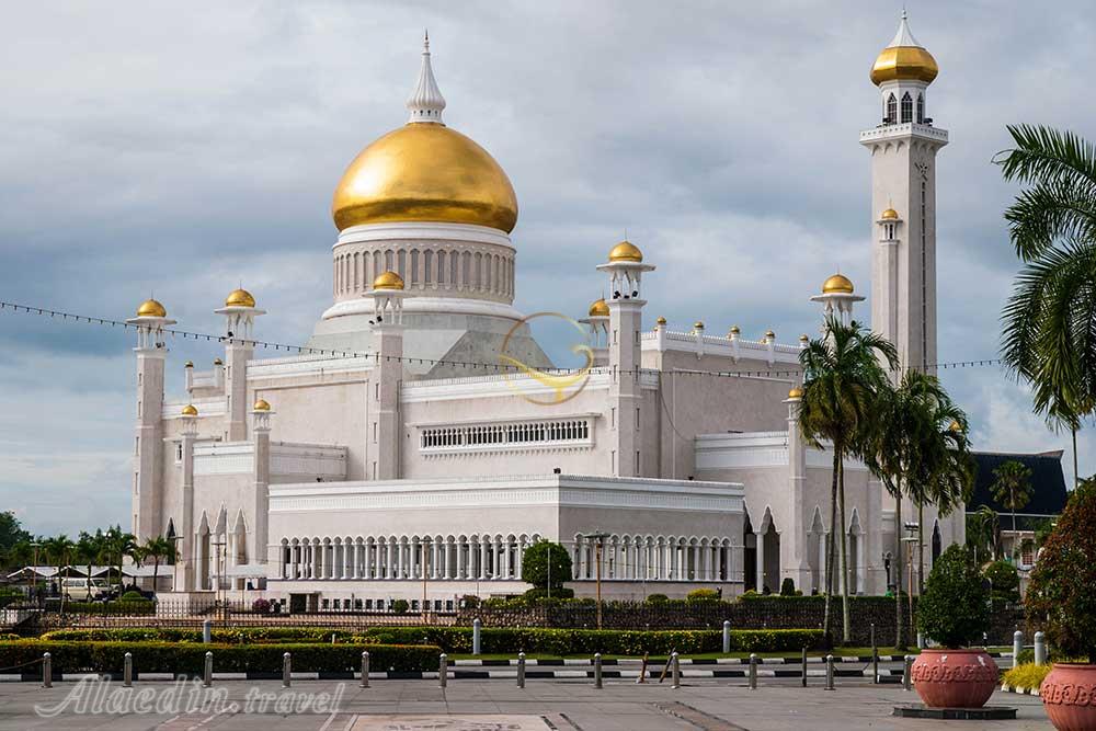 مسجد سلطان عمر سیف الدین در بندر سری بگاوان | علاءالدین تراول