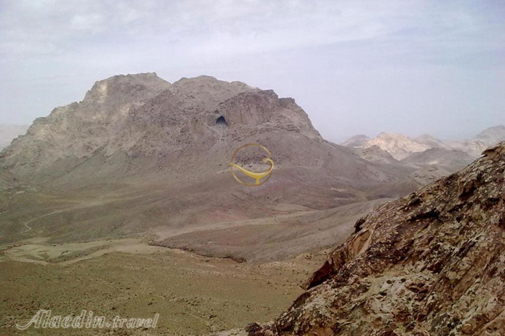 غار ایوب در شهر بابک | علاءالدین تراول