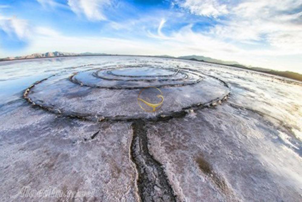 کفه نمک استبرق در شهر بابک | علاءالدین تراول