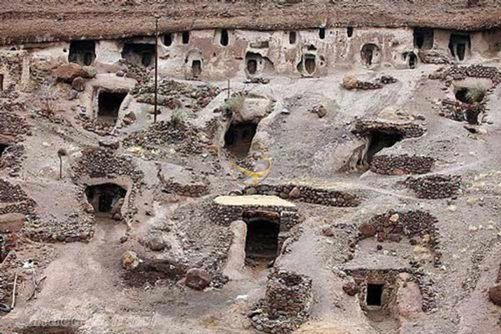 روستای ریسه و پاقلعه در شهر بابک | علاءالدین تراول