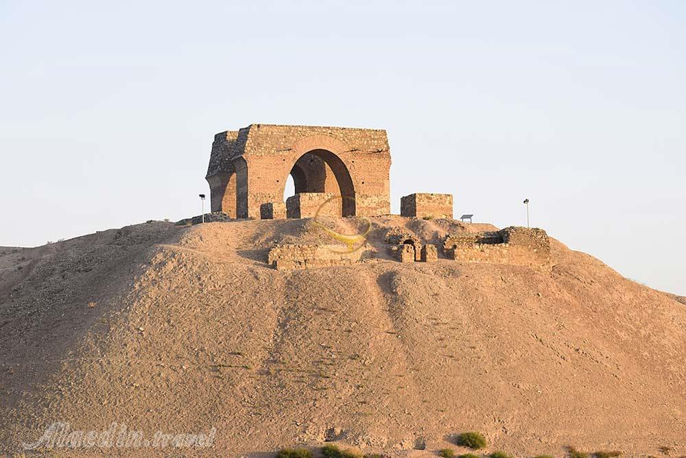 آتشکده ری (تپه میل) | علاءالدین تراول