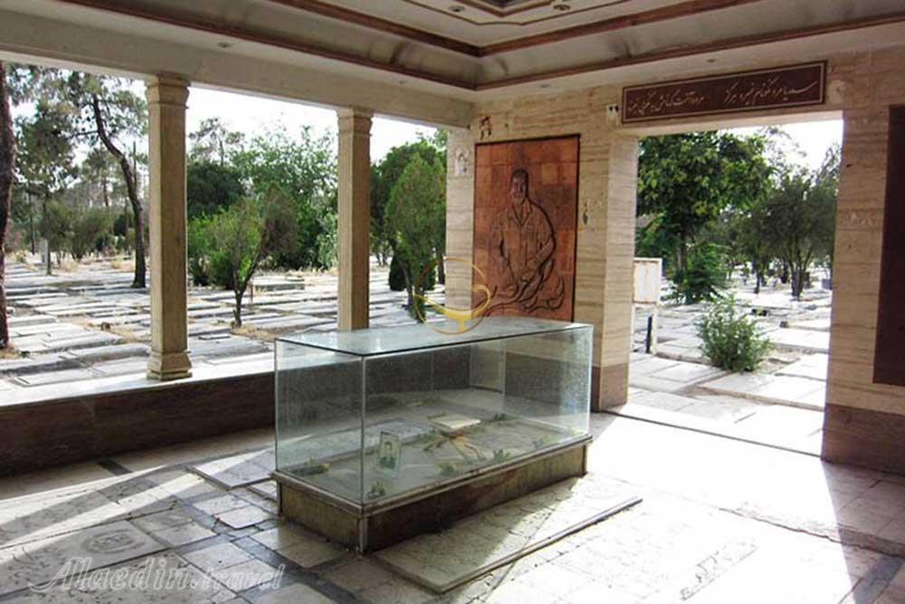 آرامگاه ابن بابویه در شهرری (گورستان ابن بابویه) | علاءالدین تراول