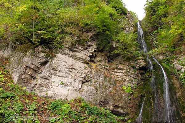 آبشار آلوچال در شاهرود