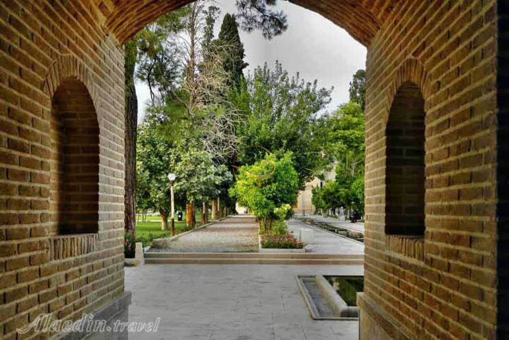 باغ جهان نما در شیراز | علاءالدین تراول