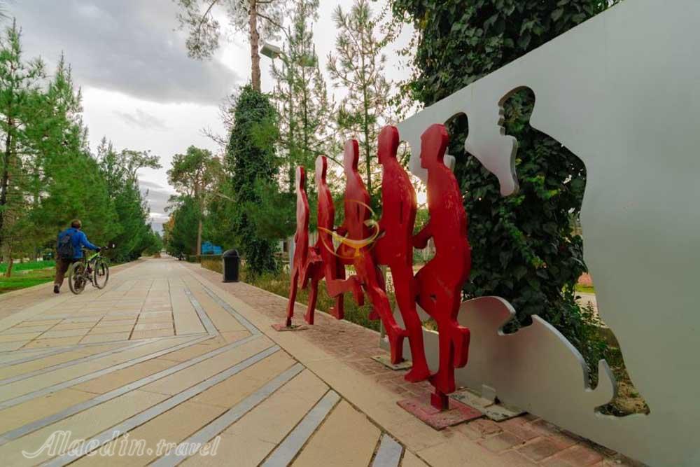 دوچرخه سواری در باغ جنت شیراز | علاءالدین تراول