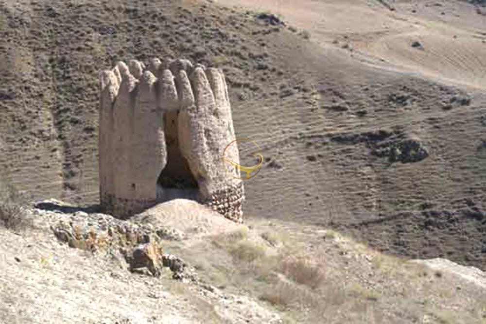 قلعه و برج گرماور سیاهکل | علاءالدین تراول