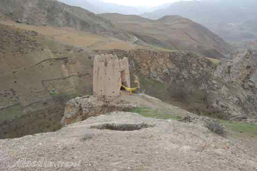 قلعه و برج گرماور سیاهکل | علاءالدین تراول