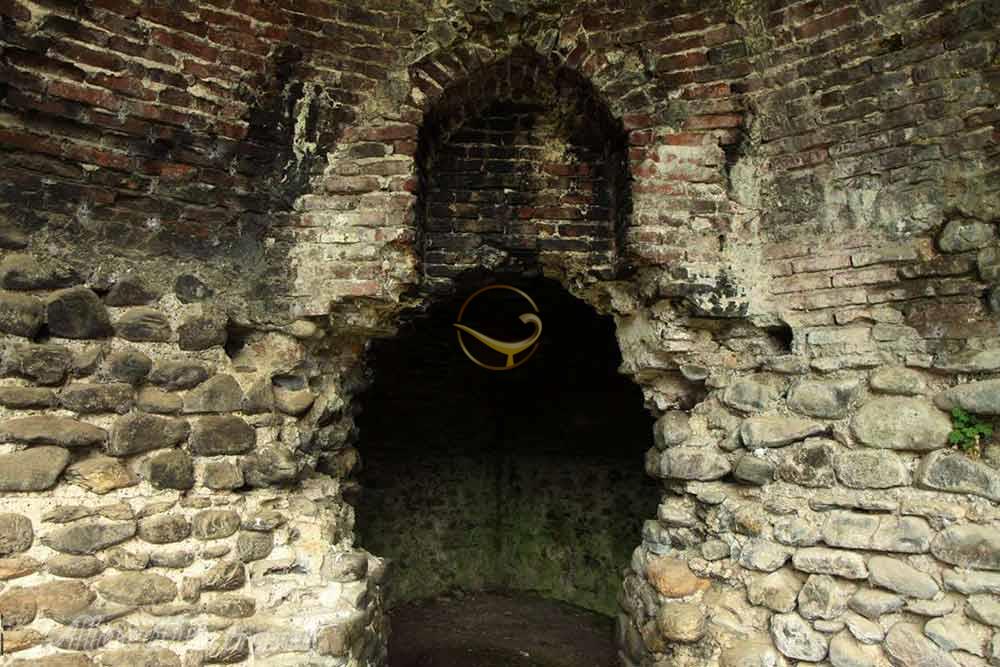 کاروانسرای سنگی تی تی سیاهکل | علاءالدین تراول