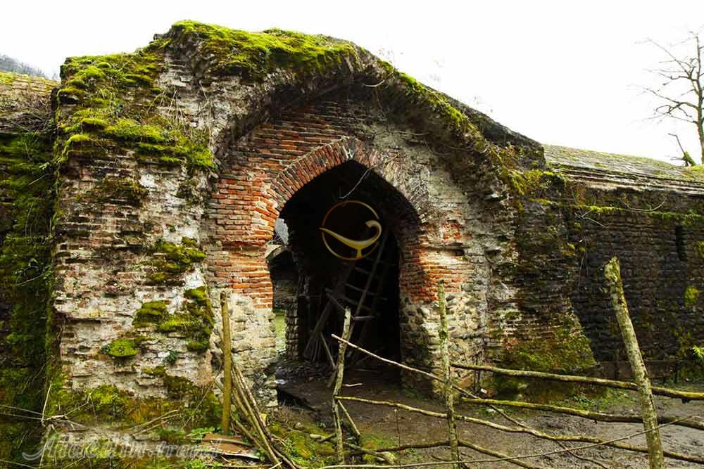 کاروانسرای سنگی تی تی سیاهکل | علاءالدین تراول