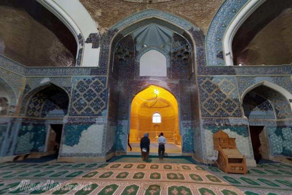 محوطه داخلی مسجد کبود تبریز | علاءالدین تراول