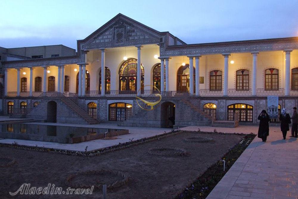 نمای شب خانه سنجش تبریز | علاءالدین تراول