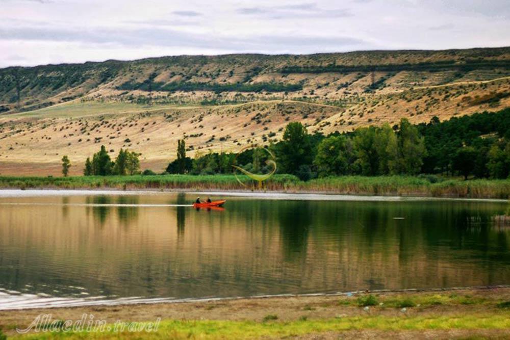 دریاچه لیسی در تفلیس - گرجستان | علاءالدین تراول