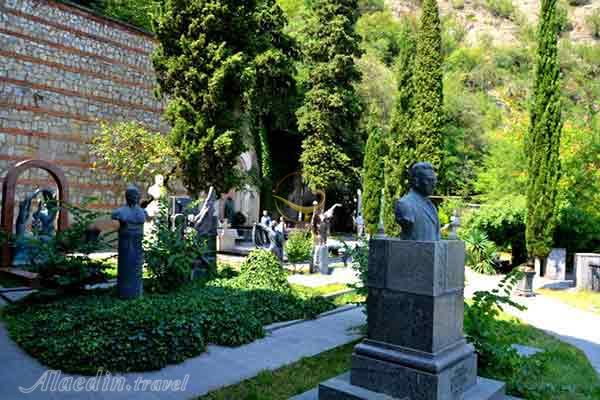 معبد تاتسمیندا در تفلیس - گرجستان