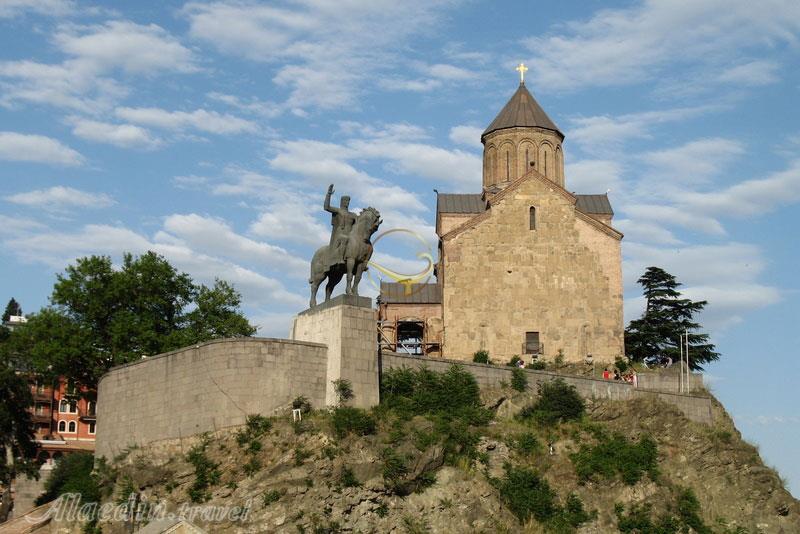 مجسمه واختانگ گرگاسالی در تفلیس - گرجستان | علاءالدین تراول