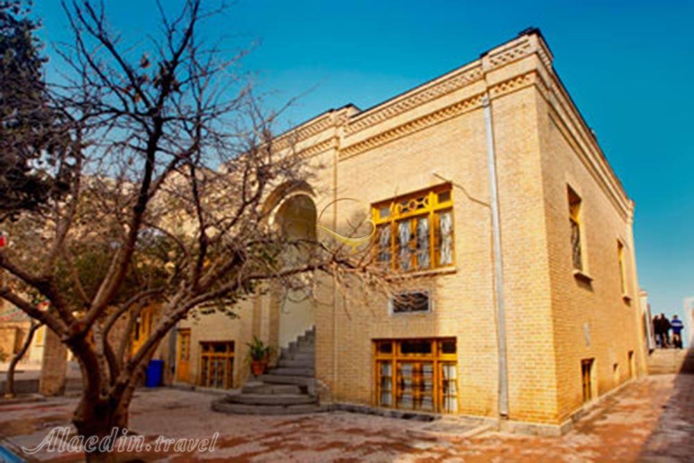 خانه موزه دکتر معین در تهران | علاءالدین تراول