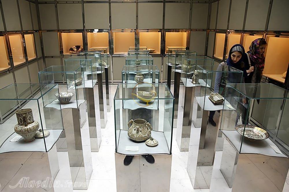 موزه آبگینه و سفالینه تهران | علاءالدین تراول
