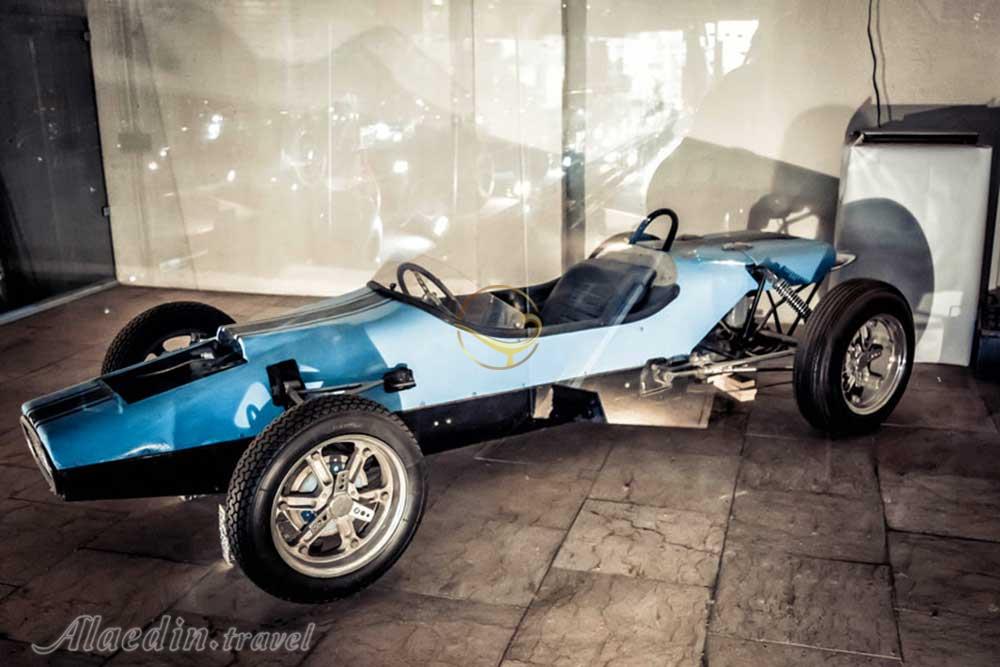 موزه خودروهای تاریخی در کاخ نیاوران تهران | علاءالدین تراول