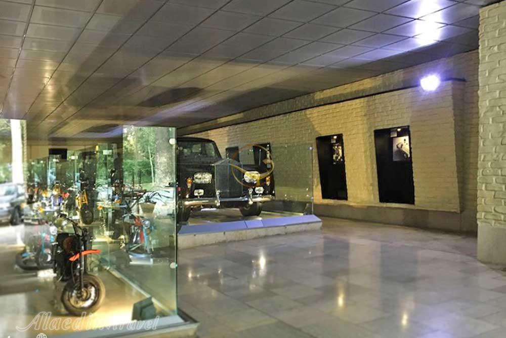 موزه خودروهای تاریخی در کاخ نیاوران تهران | علاءالدین تراول