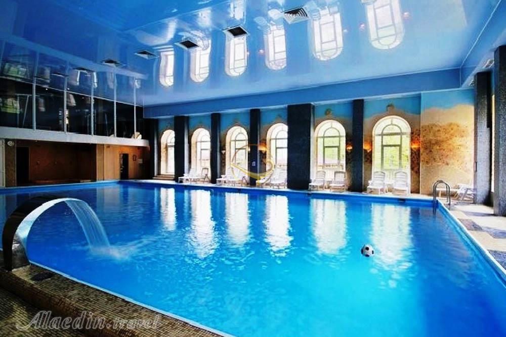 مجموعه استخر و اسپا ایران مال - تهران | علاءالدین تراول