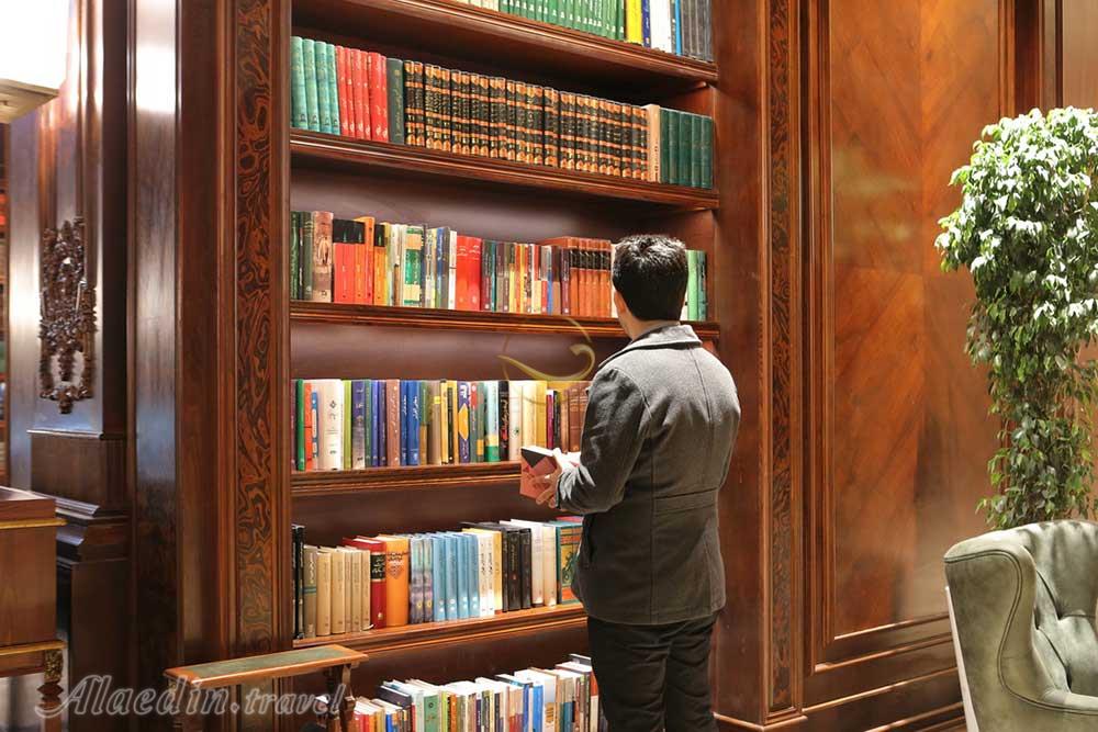 کتابخانه جندی شاپور ایران مال - تهران | علاءالدین تراول