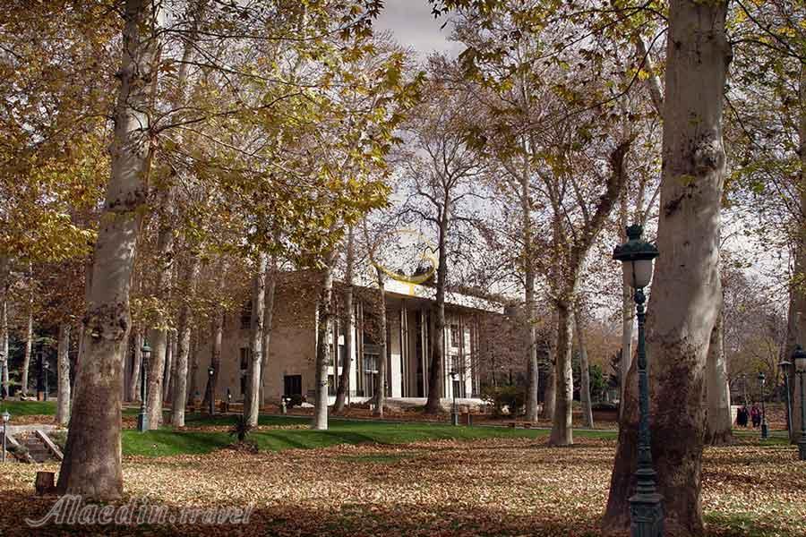 موزه جهان نما در کاخ نیاوران تهران | علاءالدین