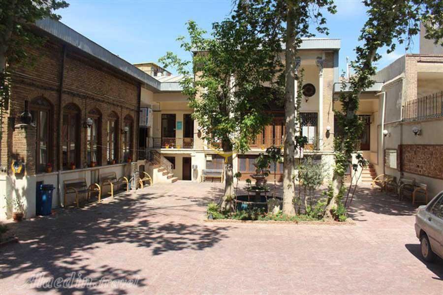 خانه مهرانگیز کامبیز | علاءالدین تراول