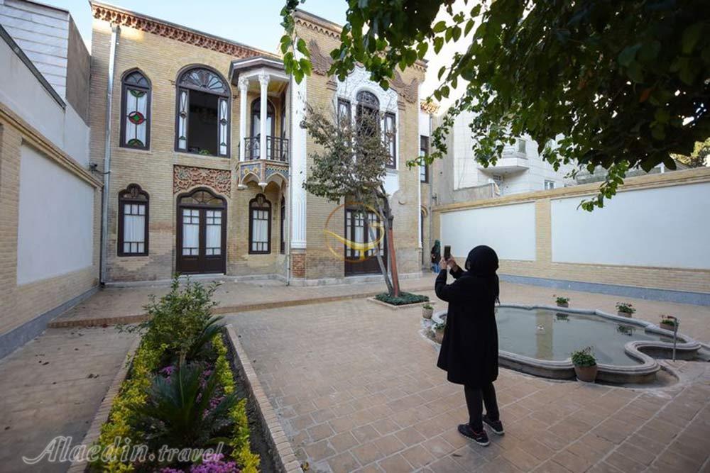 خانه موزه مینایی تهران (موزه خیابان ولیعصر تهران) | علاءالدین تراول