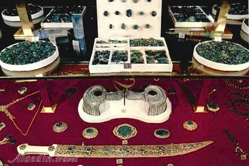 موزه جواهرات سلطنتی تهران (ویترین زمرد) | علاءالدین تراول