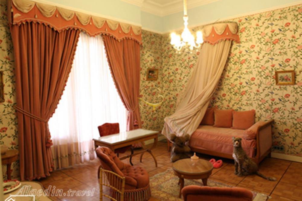 کاخ نیاوران تهران | علاءالدین تراول