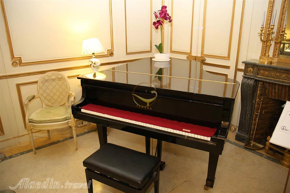 موزه ظروف سلطنتی کاخ سعدآباد تهران | علاءالدین تراول