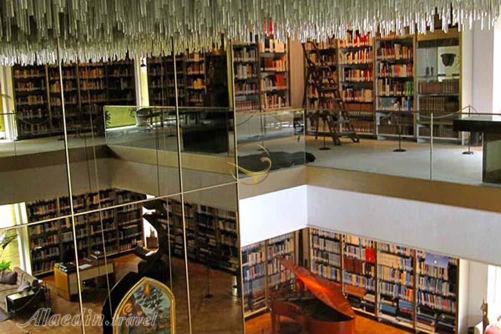 موزه کتابخانه سلطنتی کاخ نیاوران تهران | علاءالدین تراول