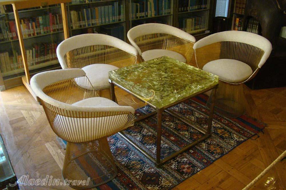 موزه کتابخانه سلطنتی کاخ نیاوران تهران | علاءالدین تراول