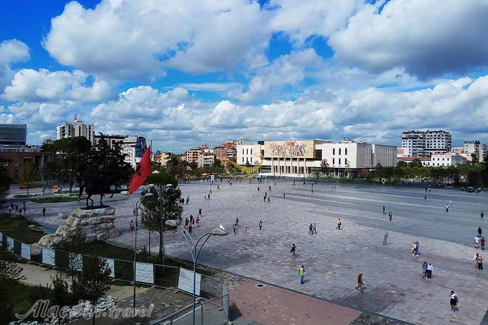 میدان اسکندربیگ در تیرانا | علاءالدین تراول