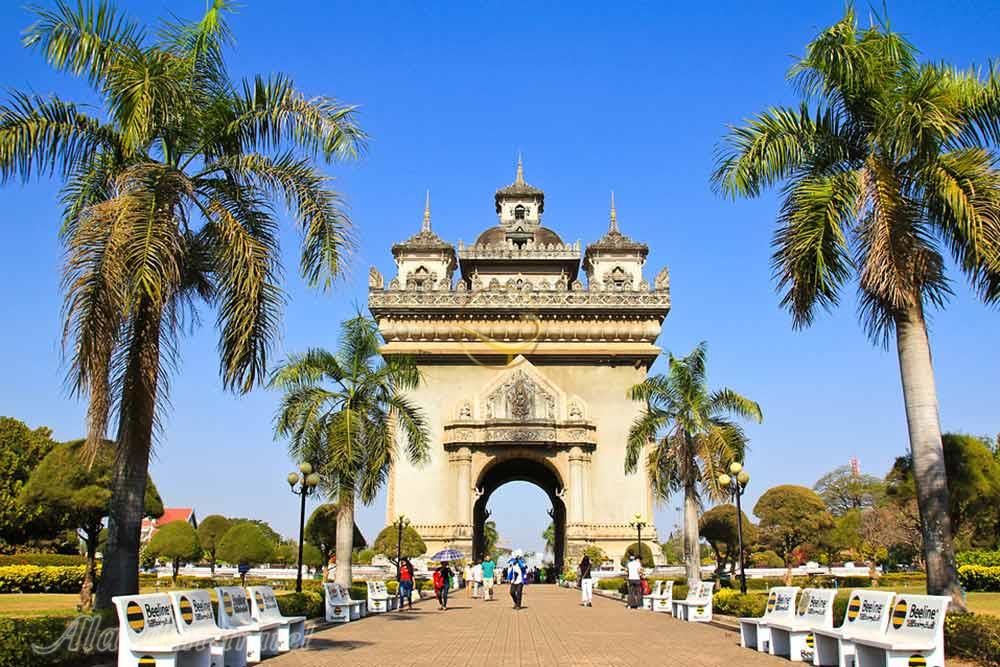 بنای یادبود پاتوکسای در وین تیان | علاءالدین تراول