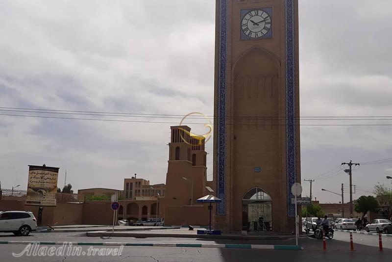 میدان وقت و ساعت یزد