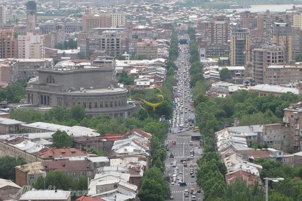 خیابان ماشتوتس ایروان در ارمنستان | علاءالدین تراول