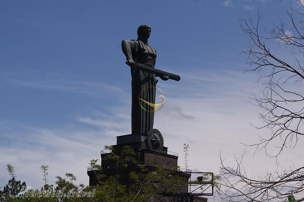 مام ارمنستان (مادر ارمنستان) در ایروان | علاءالدین تراول