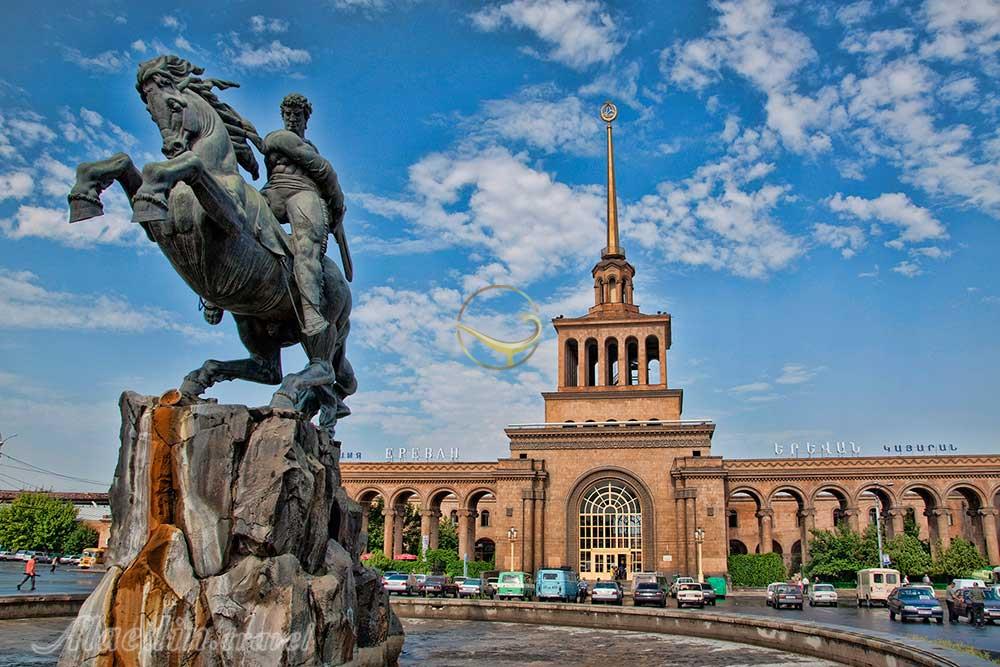 مجسمه ساسونتسی داوید در ایروان - ارمنستان | علاءالدین تراول